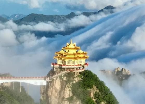 征服老君山，登顶金顶！