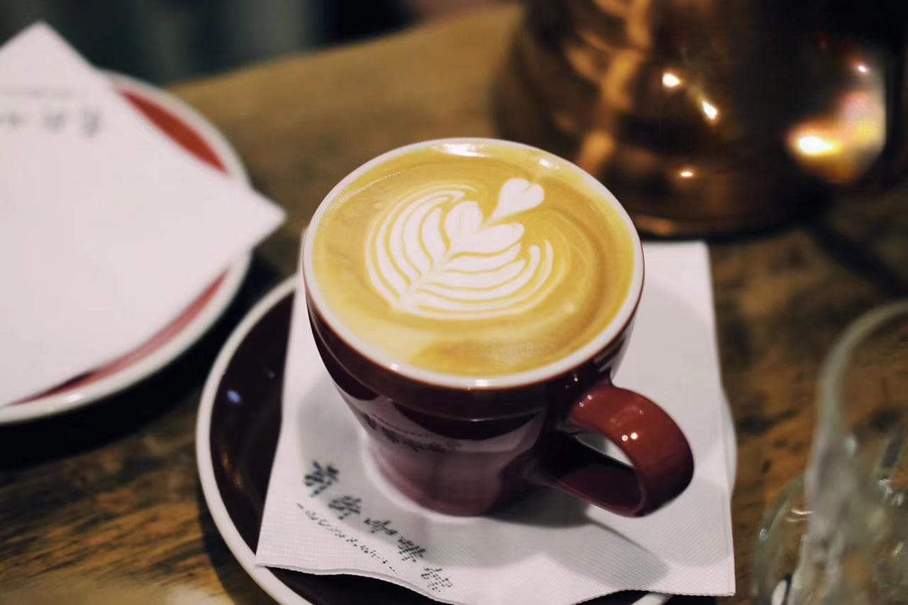 拿铁咖啡英文Latte名字由来 拿铁咖啡做法风味口感特点介绍