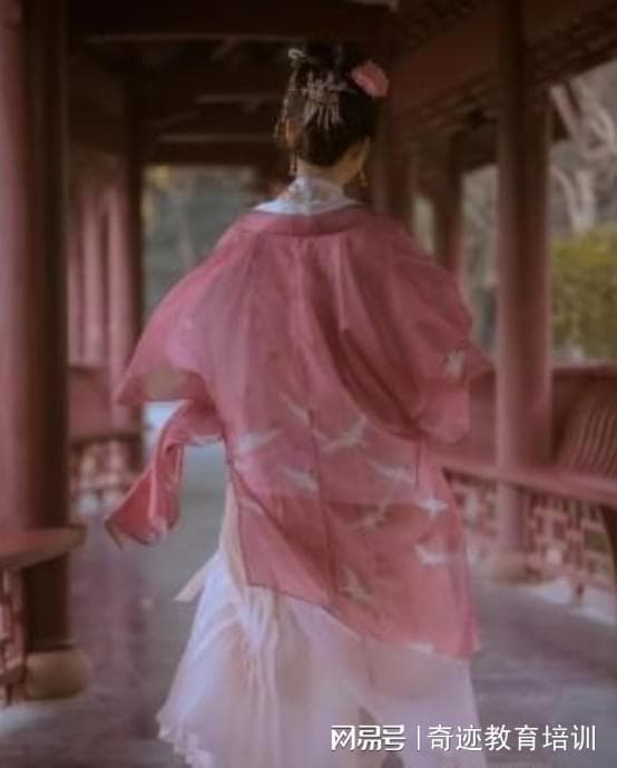 汉服穿搭指南：不同身材如何穿出古典韵味？