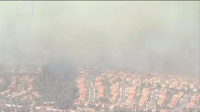 烈焰侵袭加州：山火致数千房屋被毁，各界紧急驰援