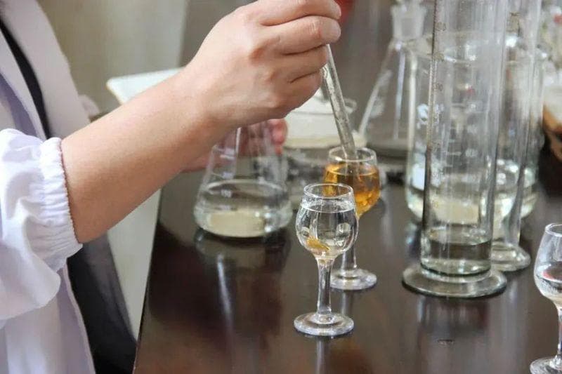 勾调为何被誉为白酒生产中的“艺术”？