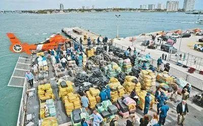 《人民日报》评美国毒品问题