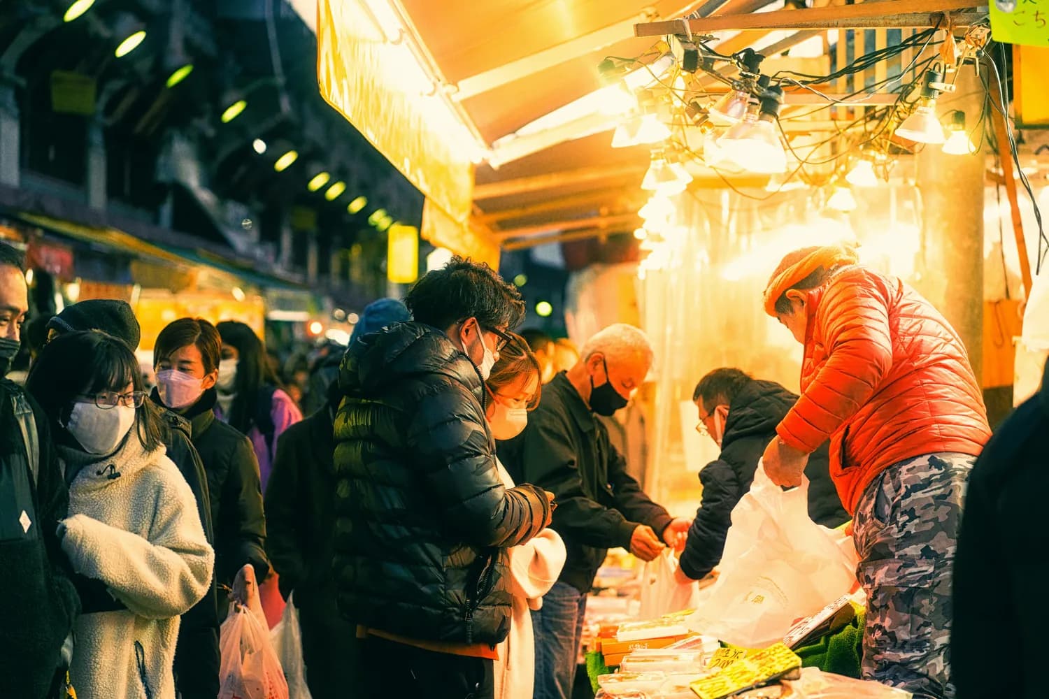 年夜饭套餐礼盒：春节餐桌上的新宠儿