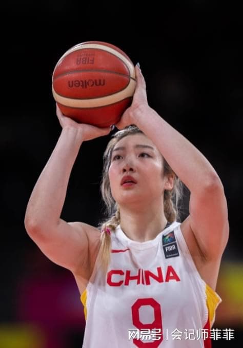 中国女篮连创佳绩：世界杯亚军加冕，亚运会6战全胜夺冠