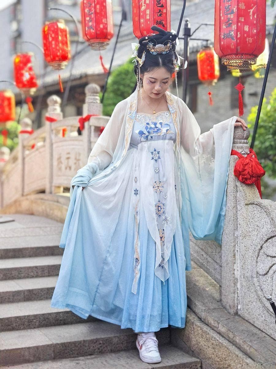 洛阳最热门的汉服拍照打卡地，到处都是穿汉服的小姐姐