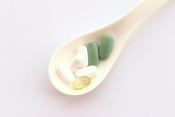 哺乳期妇女慎用盐酸左西替利嗪片