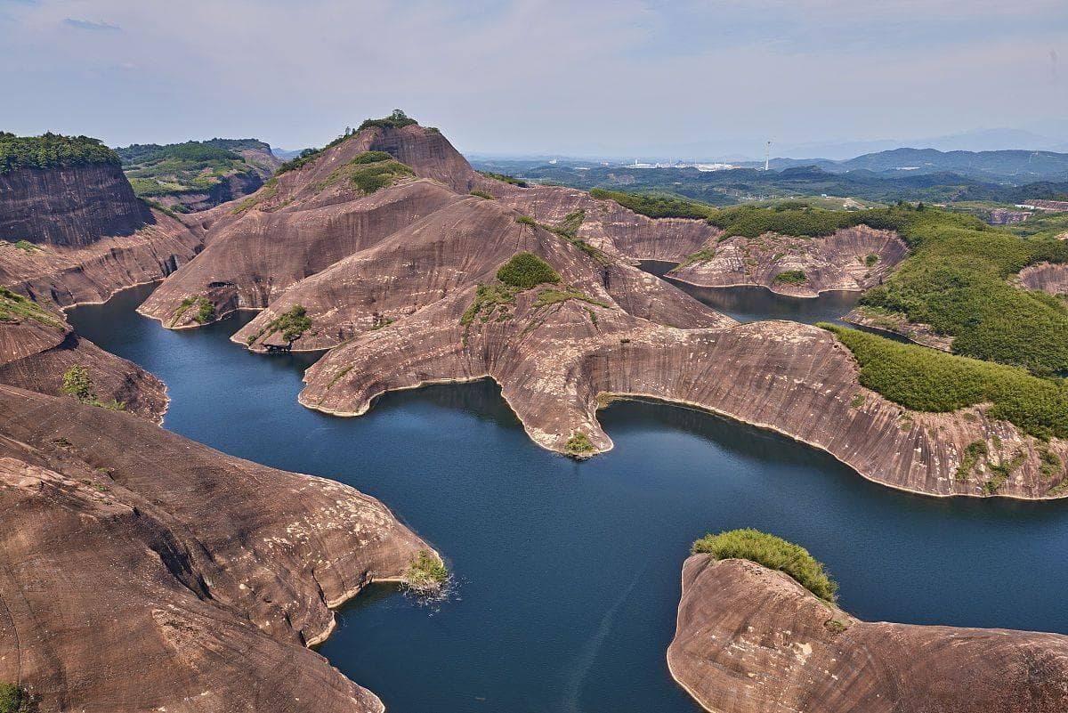 高椅岭风景区：湖南的丹崖碧水秘境