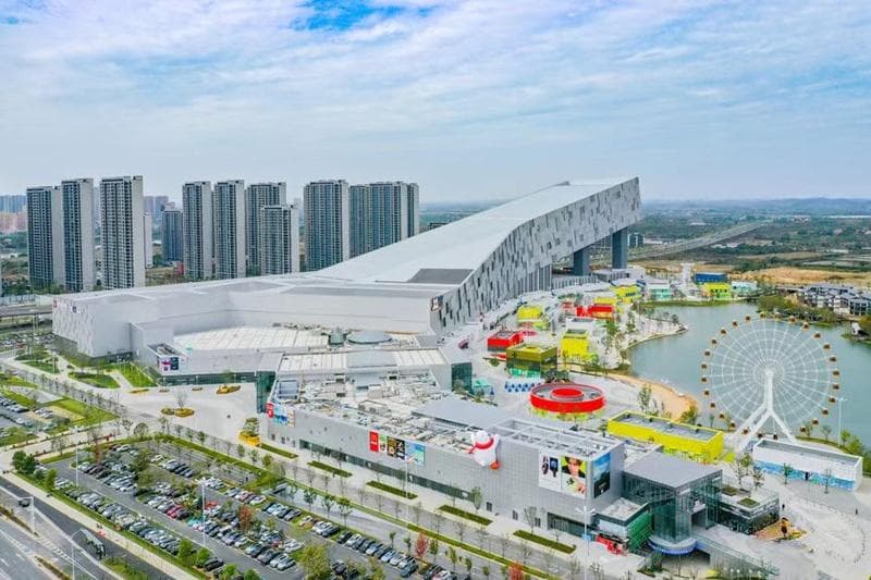 武汉：室内雪场数量领跑 昔日“火炉”变身“冰雪新城”
