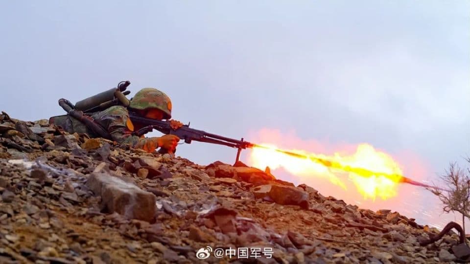 我军“喷火兵”训练燃爆 喷火兵仅是“放火”吗，现在还有用武之地吗？