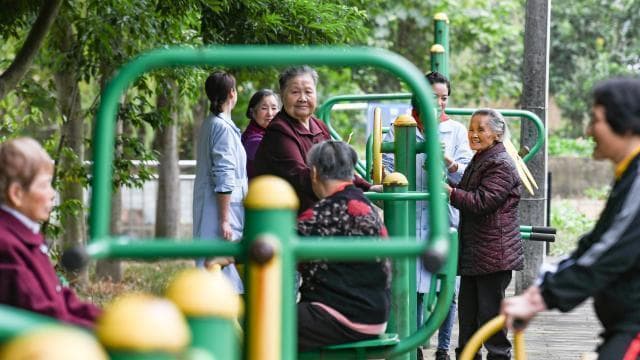 3亿人的养老挑战：“人财物”如何做好准备