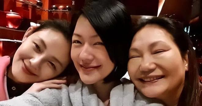 大S去世引娱乐圈震动，汪小菲头像变黑引猜测