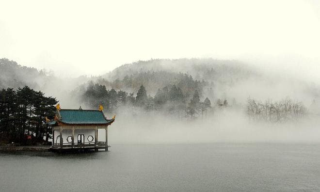 穿越庐山：探寻历史与自然的交响曲