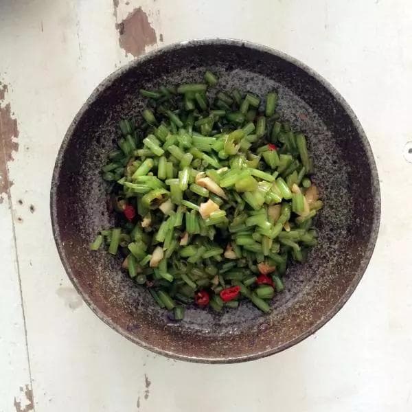 炒茼蒿菜梗