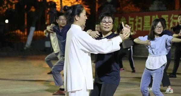 八段锦跑步技巧：让传统健身焕发新生