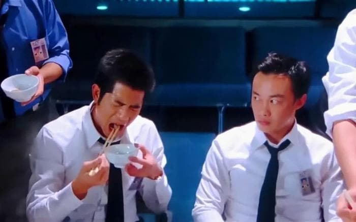 地方性苍蝇小馆，正在被年轻人挤爆