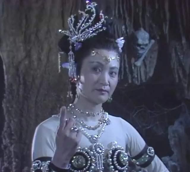 白骨精头痛，是看脑科还是骨科？