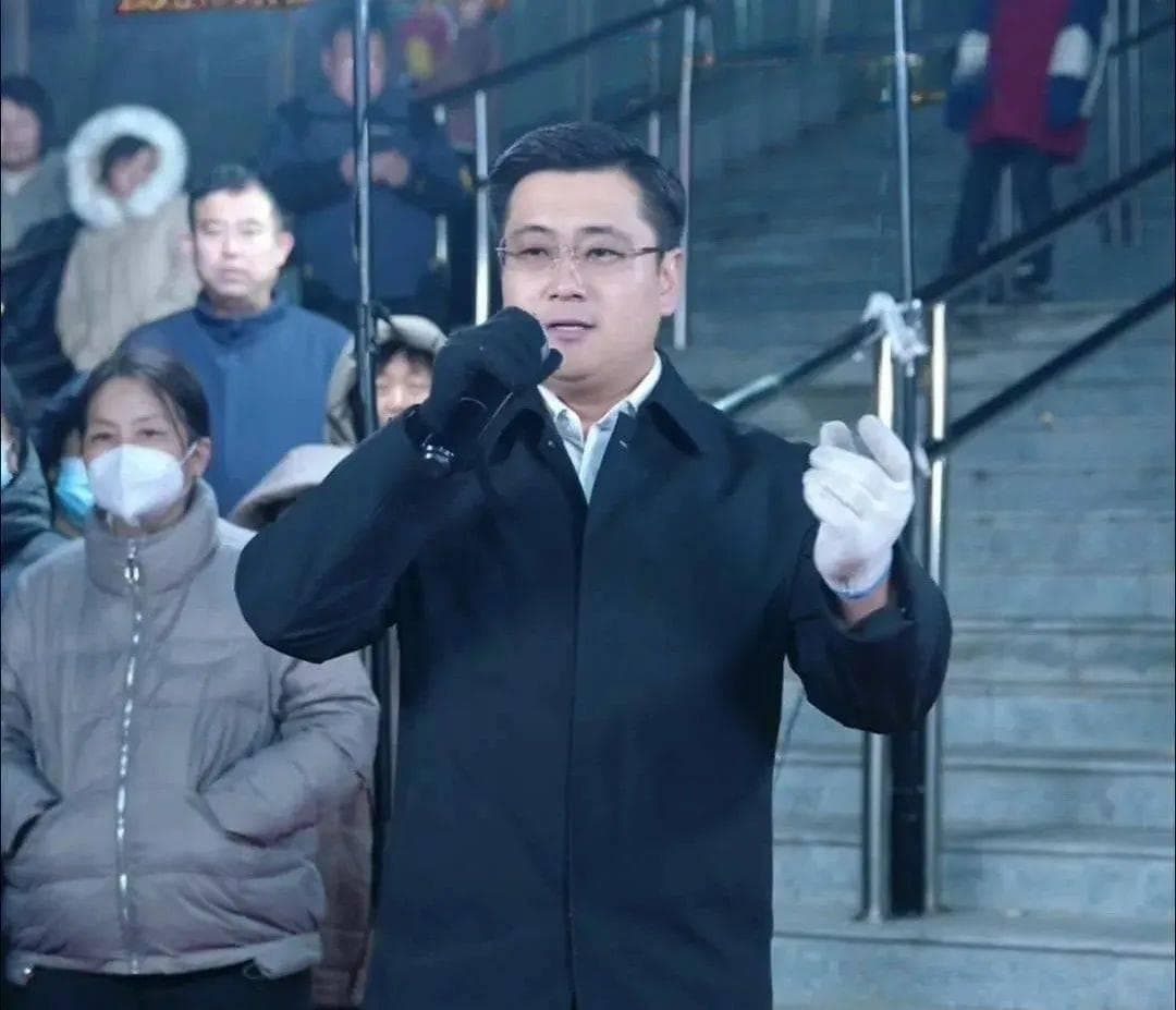 台前的刘皮特火了！他会成为下一个郭有才吗？