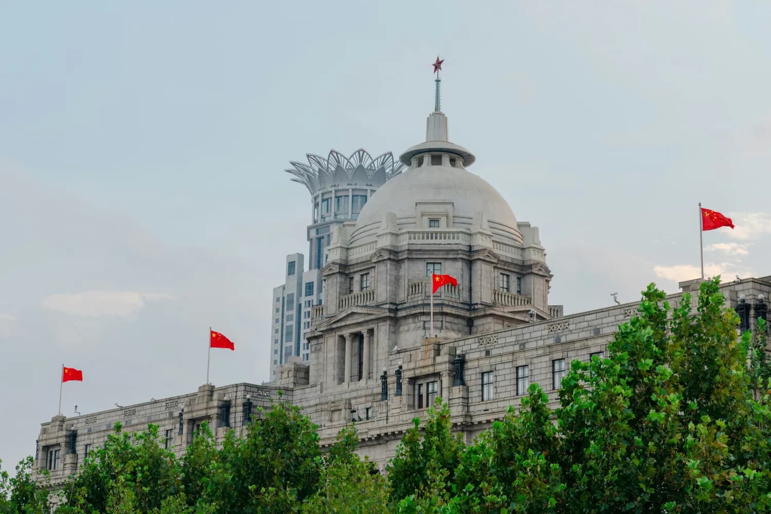 身份证换证攻略：多种便捷渠道让你省时省心