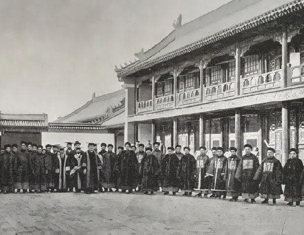 1900年慈禧宣战八国：误信“刀枪不入”致北京沦陷