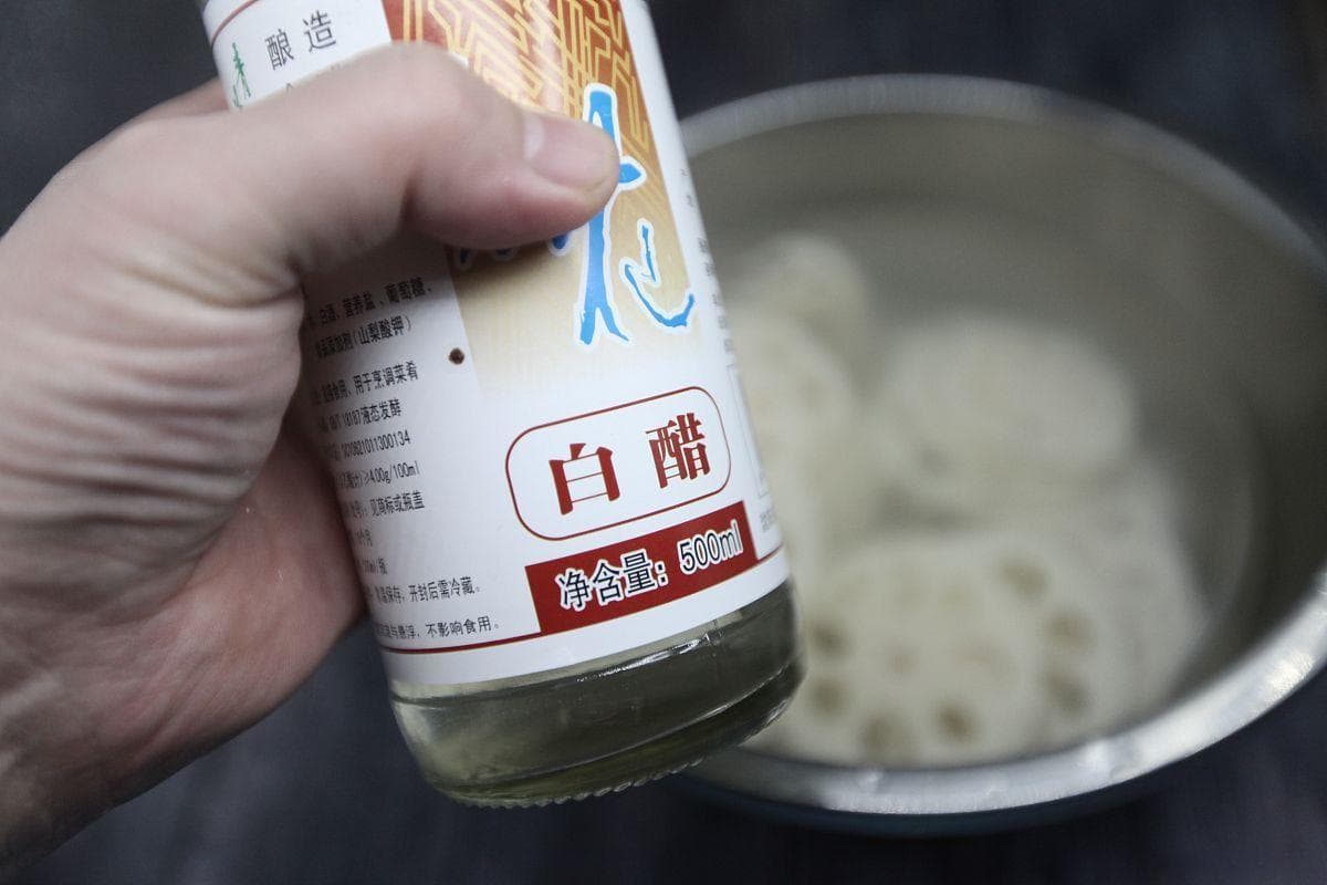 白醋的神奇力量：30种日常问题一招解决，让生活更美好！