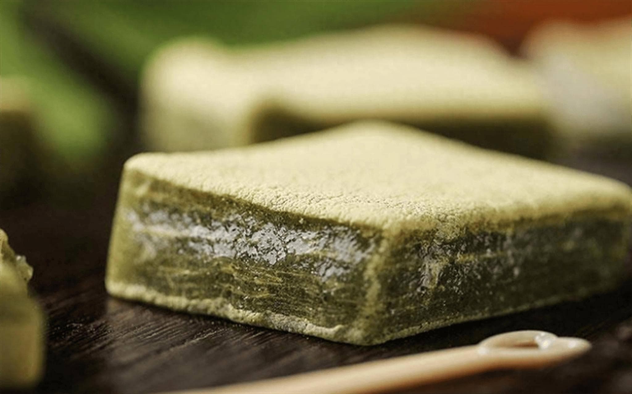 宁波特色美食大揭秘！艾草小方糍糍粑，软糯香甜等你来尝！