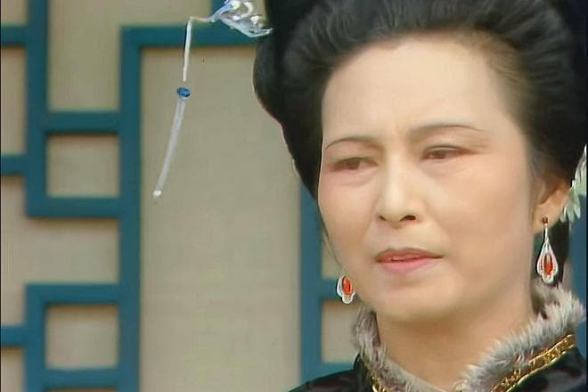 红楼梦：贾政为何独宠赵姨娘？赵姨娘有一绝，王夫人永远比不上