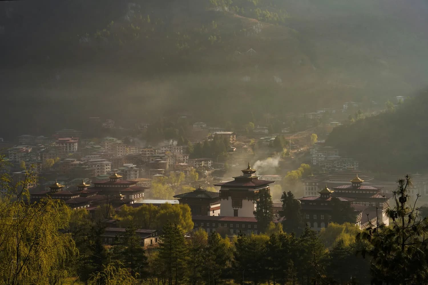 西双版纳般若寺摄影攻略：如何拍出令人惊艳的佛寺大片？