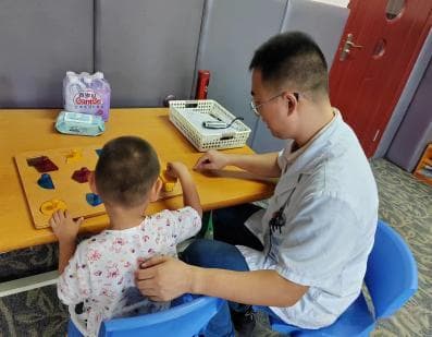 小儿脑瘫康复指导：从病因到治疗的全面解析
