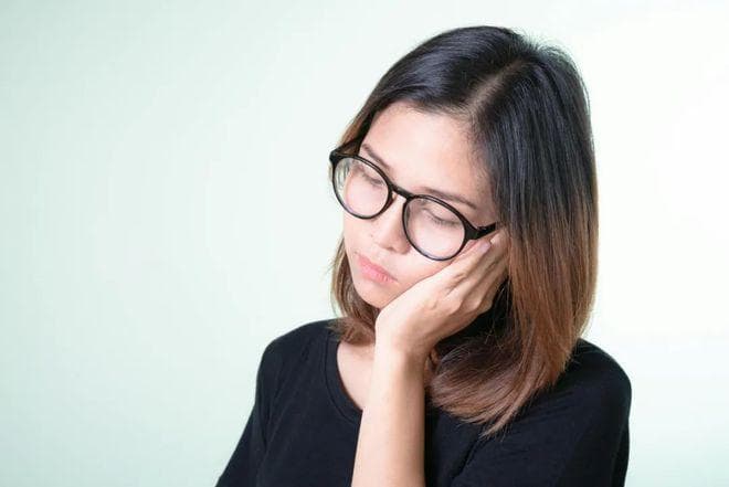 “痰咳不出来”与喝水的关系：多喝水真的有帮助吗？