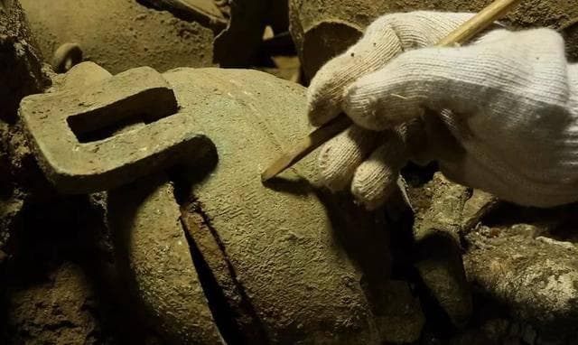 陕西出土2400年前的冲水厕所，结构奇巧无比，让人们直呼不可思议