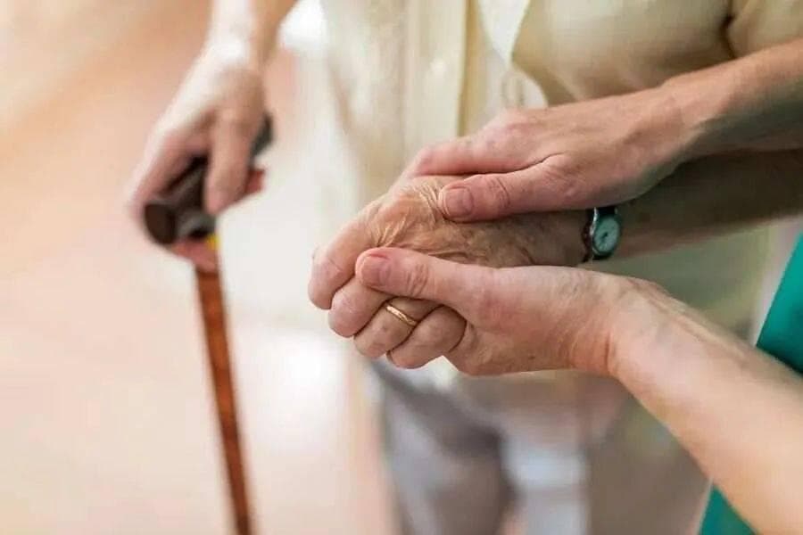 帕金森病的神秘面纱：脚麻背后的真凶？