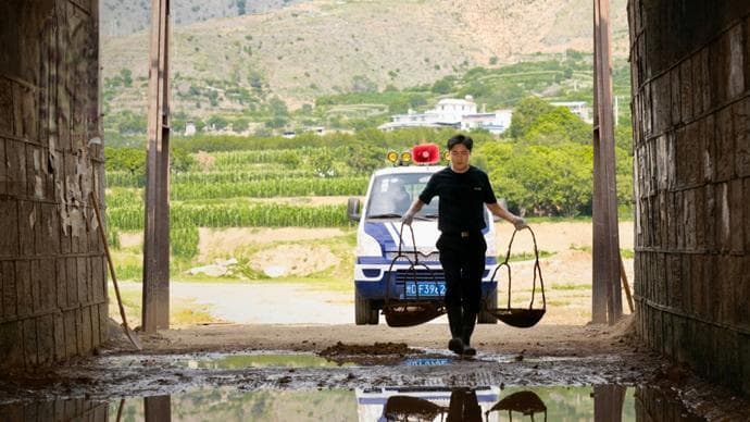 驻站警生活首登荧幕，<驻站>以3%收视率领跑黄金档