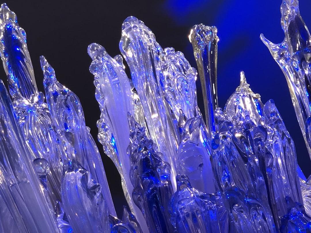 黑曜石戴哪一隻手？能量療癒師揭秘高效佩戴秘訣！