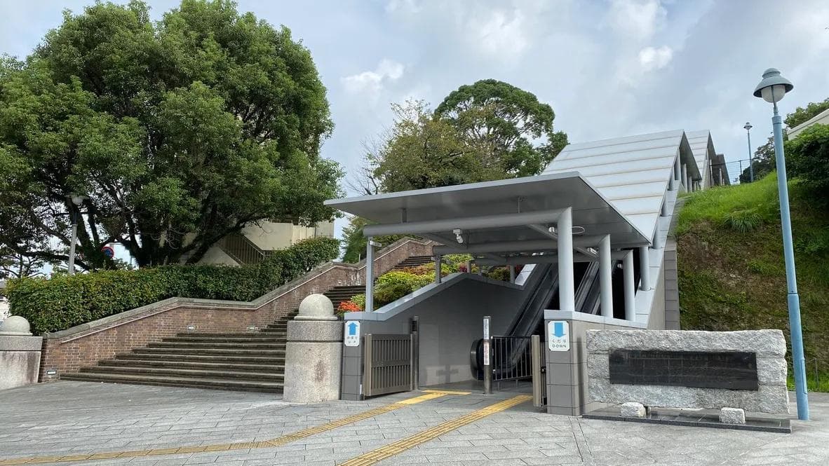 长崎和平公园：战争悲剧与追求永久和平的见证