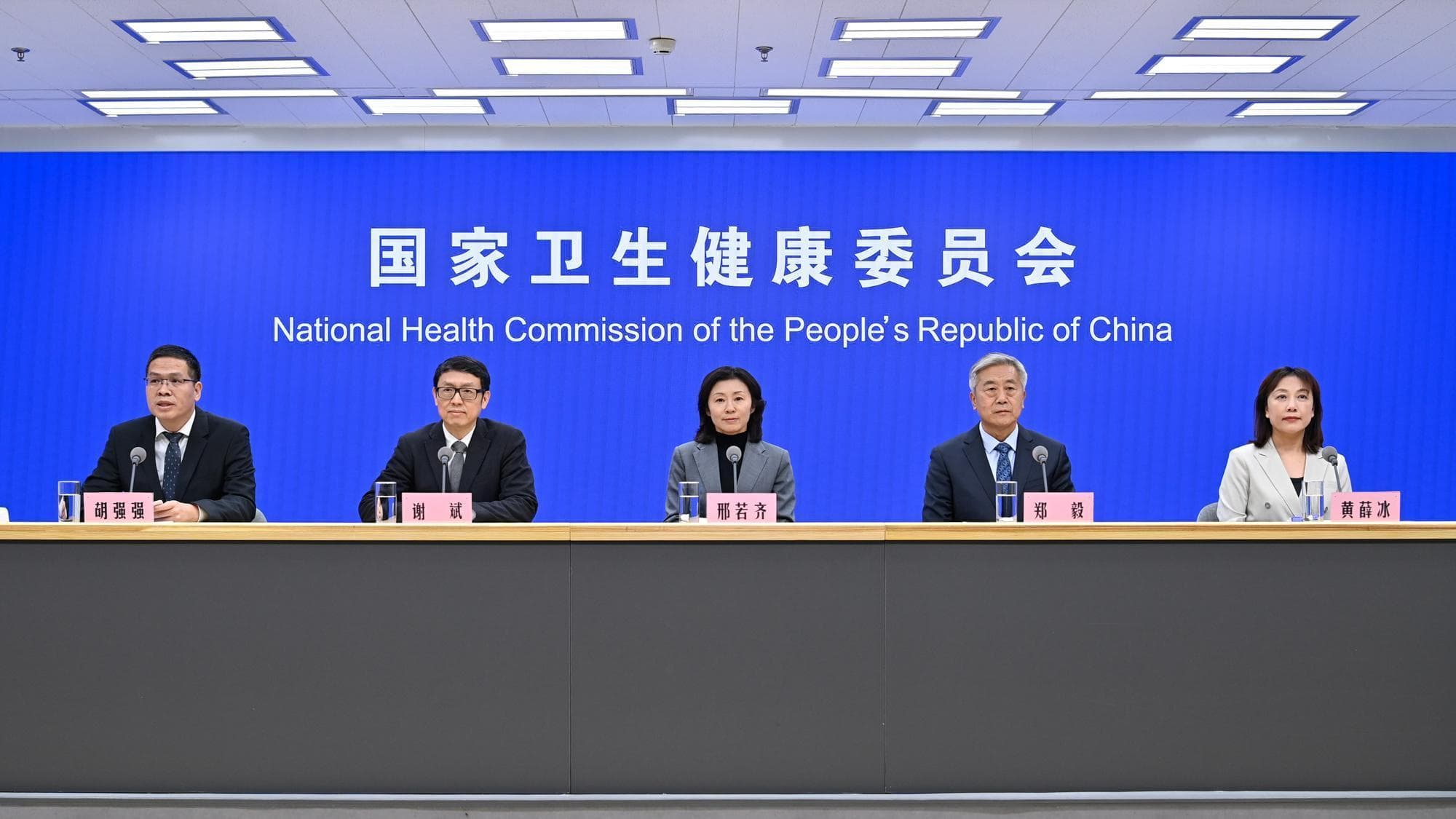 “逛吃逛吃”和刷手机都不能减压，如何寻求心理健康有效服务？