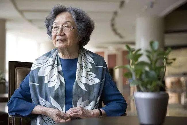 叶嘉莹：《红楼梦》诗词的艺术成就