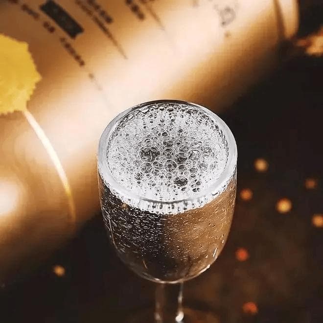 白酒品鉴入门：三步辨别优质白酒的秘诀