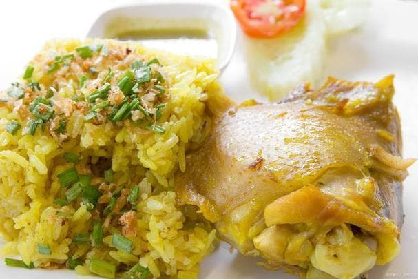 新加坡十大美食排行榜：从海南鸡饭到咖喱鱼头