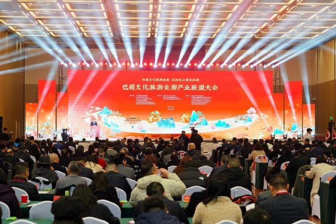 快快收藏！六大精品线路带你一程玩转成渝双城