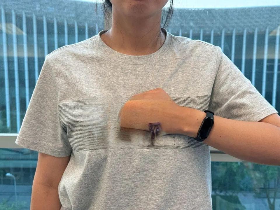 一个动作就能缓解夏日胸闷，简单又好用！