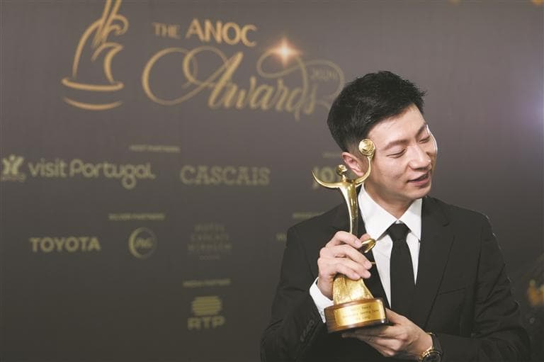 获颁国际奥协杰出运动生涯奖 马龙：代表国乒21年是最大成就