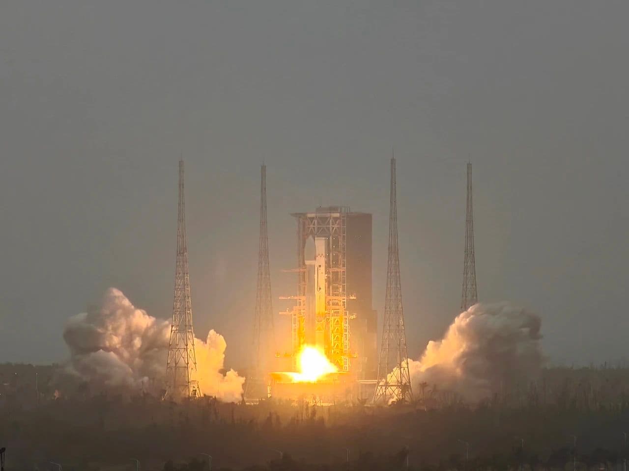 长征八号甲运载火箭首飞成功，我国新一代运载火箭家族再添新丁