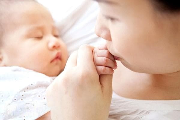 新生儿常见15个问题，新手爸妈必学的照护要诀