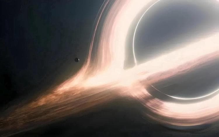 星际穿越中的时空规则：穿越黑洞的五维空间与引力维度信息传递