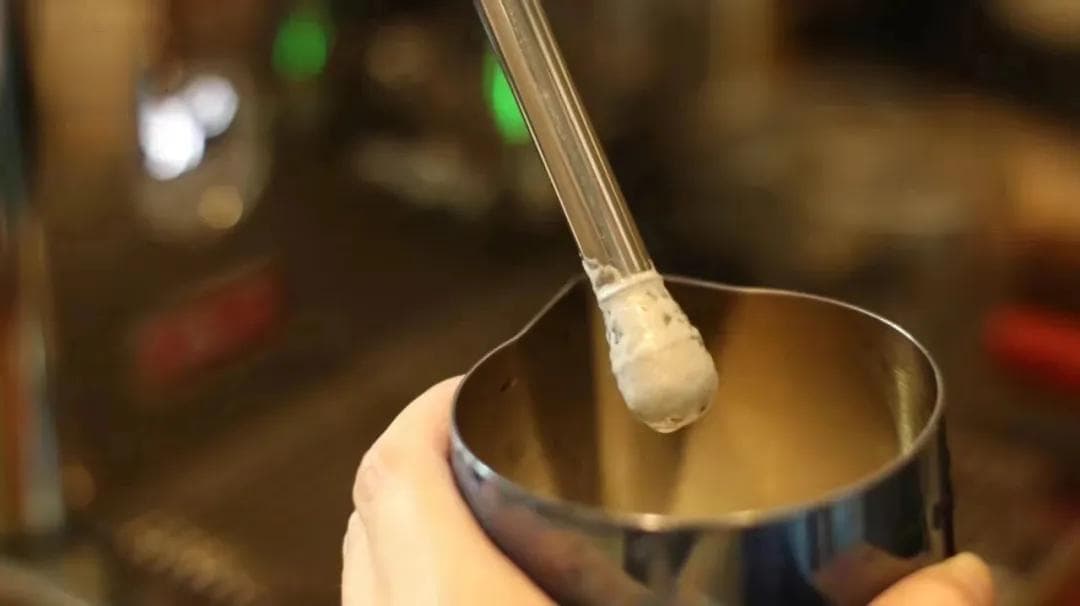 咖啡机除垢教程：家用咖啡机推荐的清洁指南！