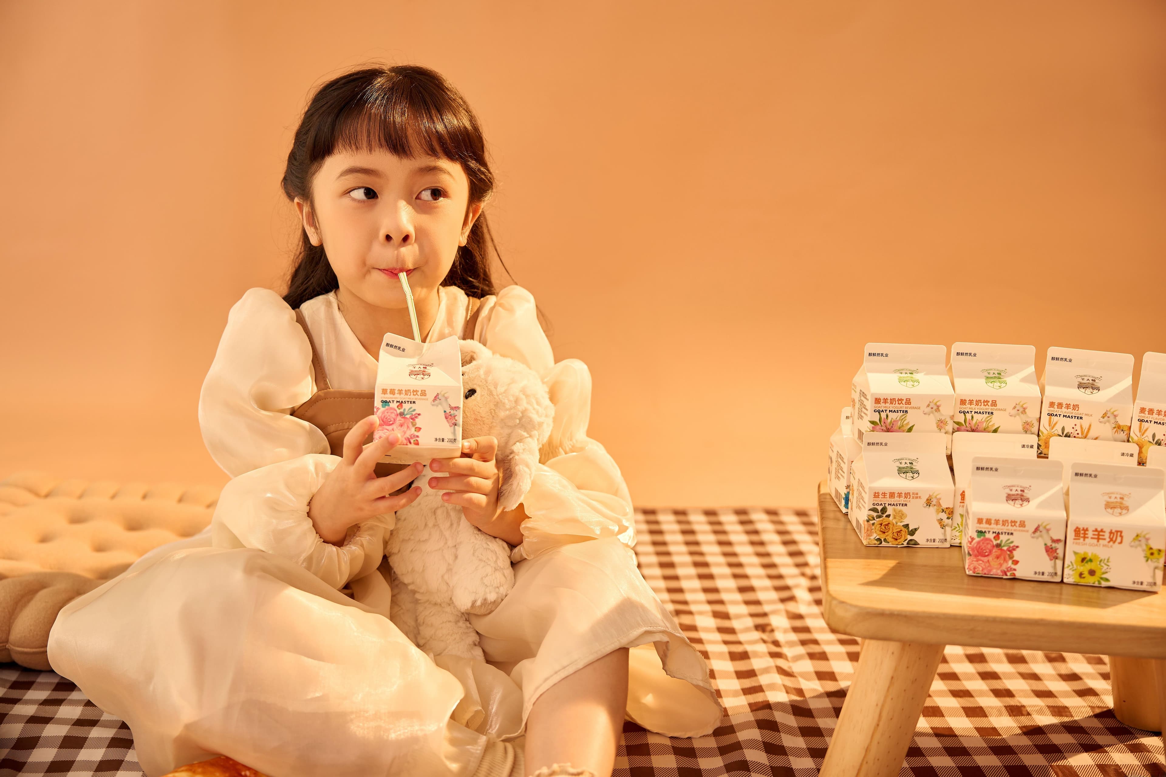 夏季鲜羊奶保存指南：四步确保羊奶新鲜与安全
