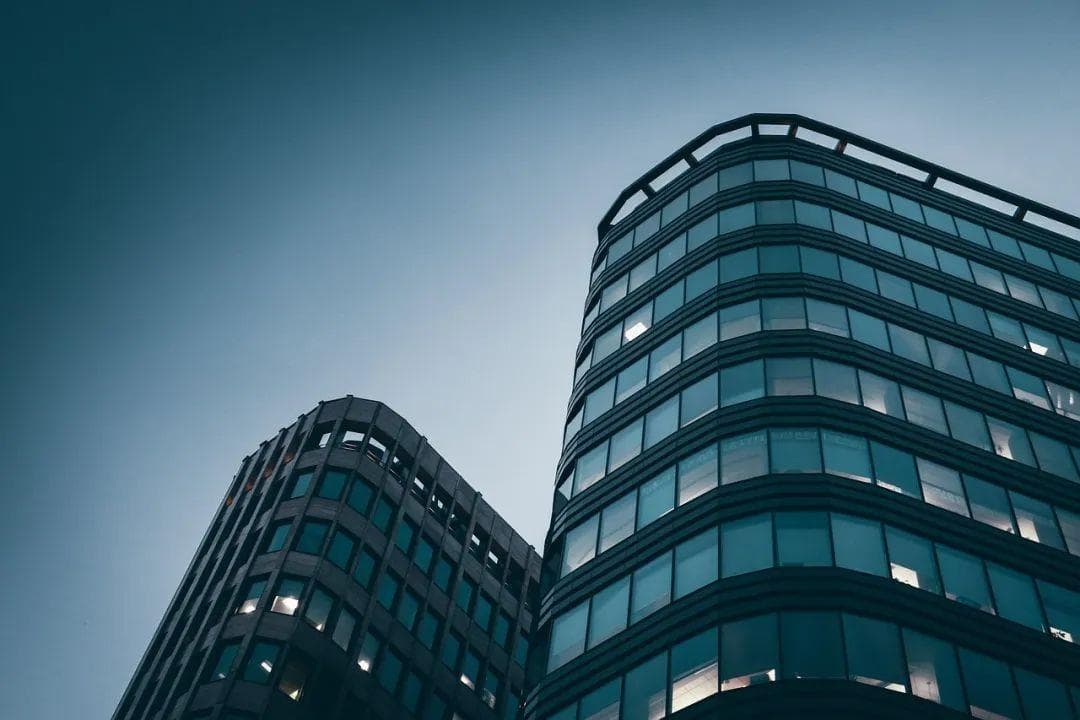 高调举牌民生银行，刘永好放不下金融？