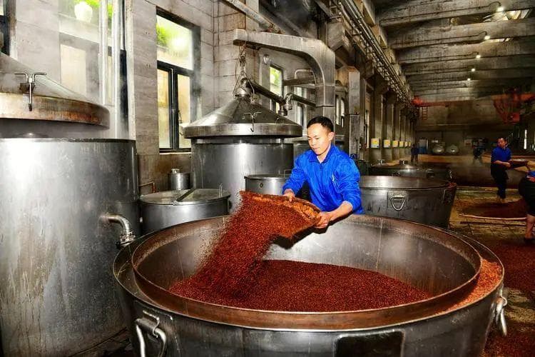 揭秘！为何蒸馏是白酒酿造的“灵魂”步骤？