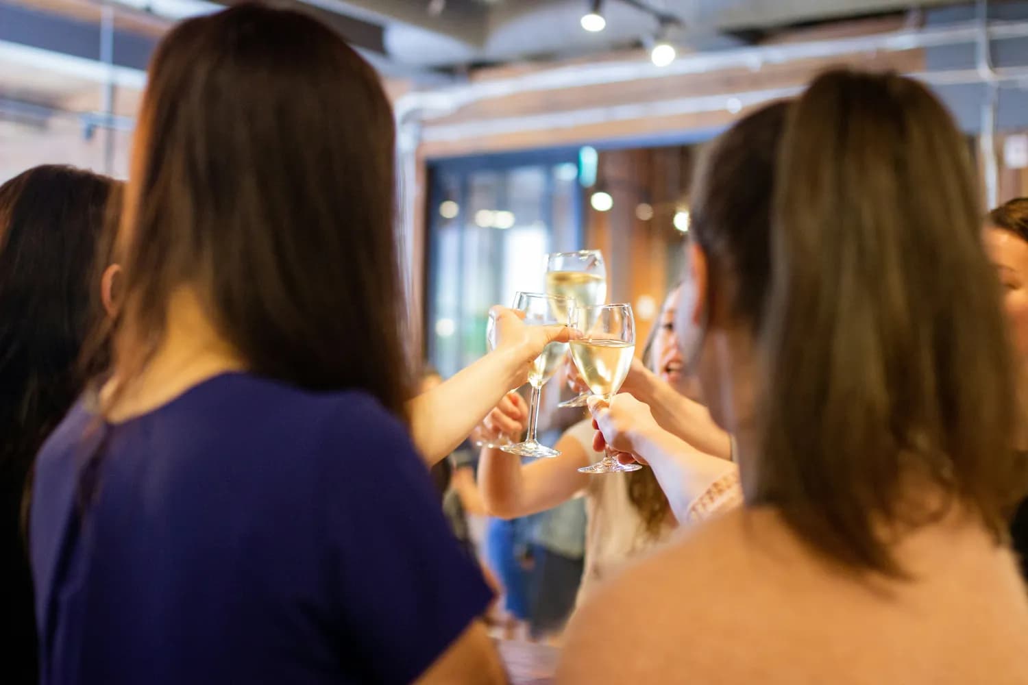朋友聚会必学：经典祝酒词大集合