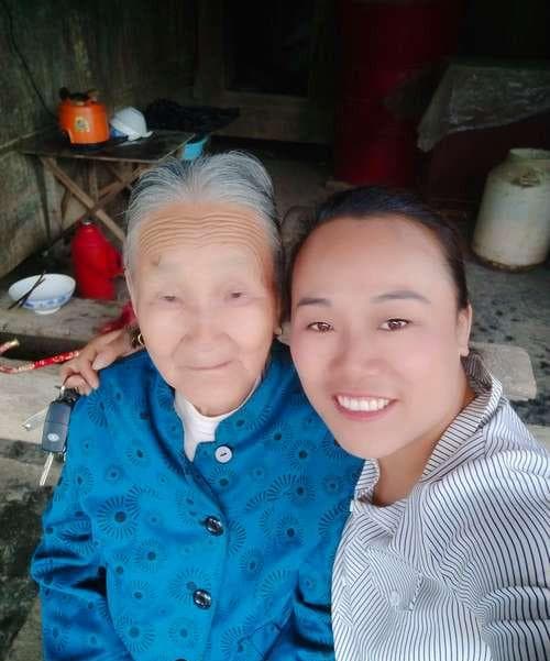 梦见亲人拍照片：情感、记忆与心理的多重解读